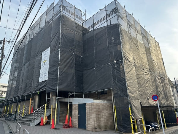 東京都板橋区_外壁リフォーム_保護シート_施工中